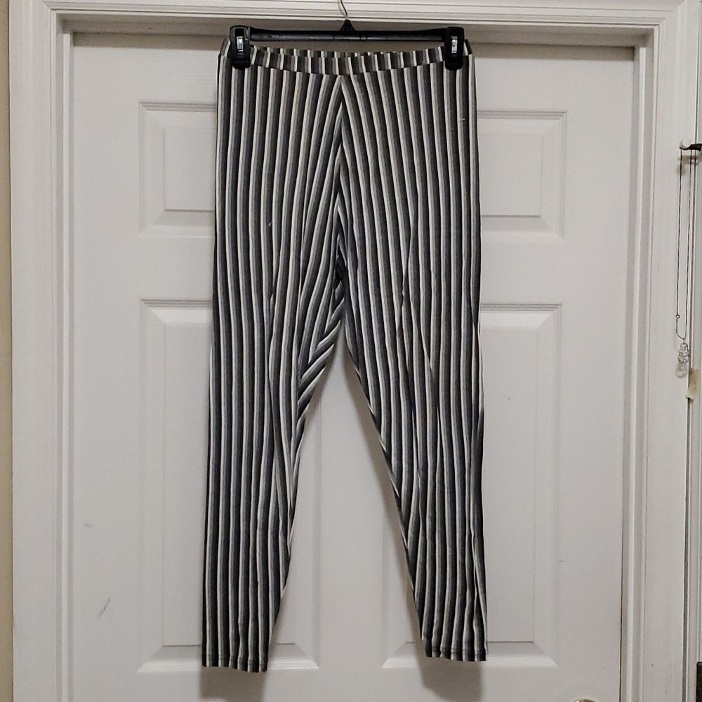 Ny &co stripes leggings